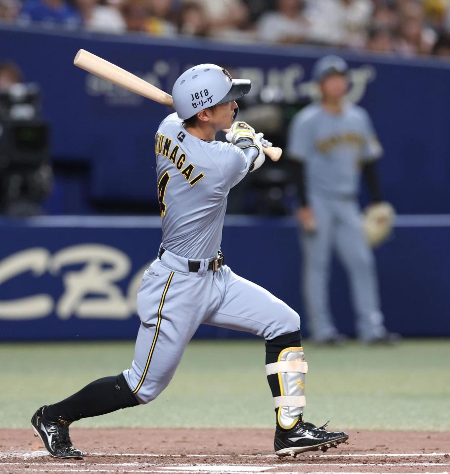 ３回、２ランを放つ熊谷（撮影・北村雅宏）