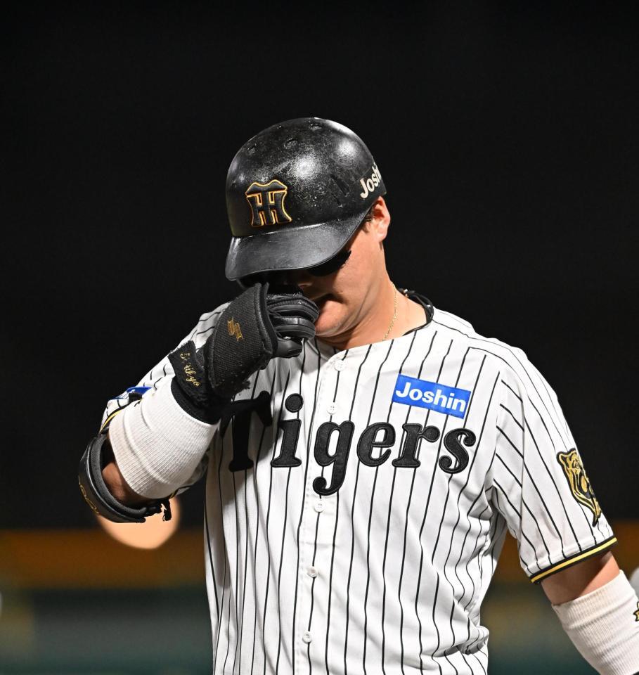 １０回、前川が併殺に倒れ試合終了（撮影・西田忠信）