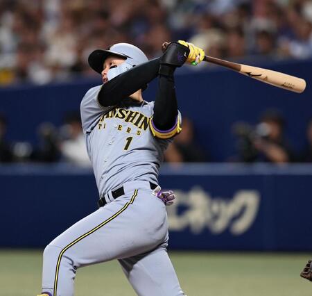 　６回、ソロを放つ森下（撮影・田中太一）