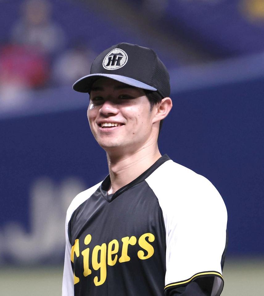 　練習中に笑顔を見せる中野（撮影・北村雅宏）