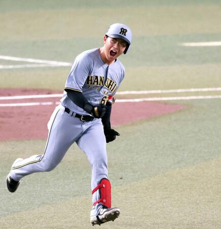 　雄たけびを上げてダイヤモンドを回る中川