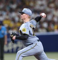 　中日打線相手に力投するネルソン（撮影・北村雅宏）