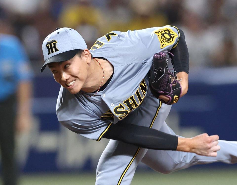 　２番手で登板する湯浅（撮影・北村雅宏）