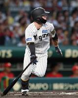 １回、二塁打を放つ中野（撮影・北村雅宏）