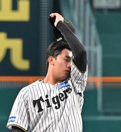 　１回、末包に死球を与えた門別（撮影・西田忠信）