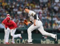 １回、暴投で中村奨（左）に先制の生還を許す大竹（撮影・北村雅宏）