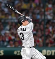 １回、勝ち越しとなる満塁本塁打を放つ大山（撮影・北村雅宏）