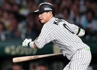 １回、二塁打を放つ木浪（撮影・田中太一）