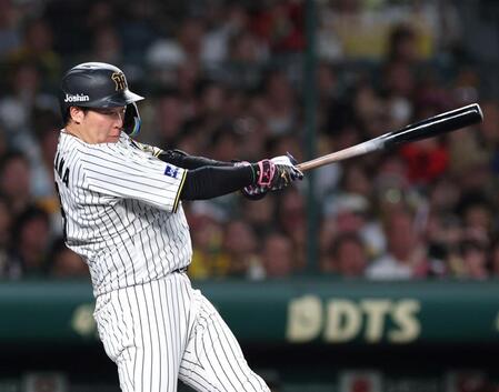 　２回、二塁打を放つ大山（撮影・北村雅宏）