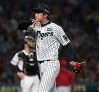 　５回、石原に死球を与え退場する才木（撮影・北村雅宏）