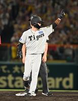 　３回、二塁打を放った中野