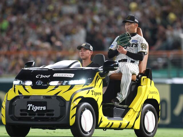 阪神・岩崎が胴上げ投手！藤川監督の登場曲が流れる演出 ファン大合唱