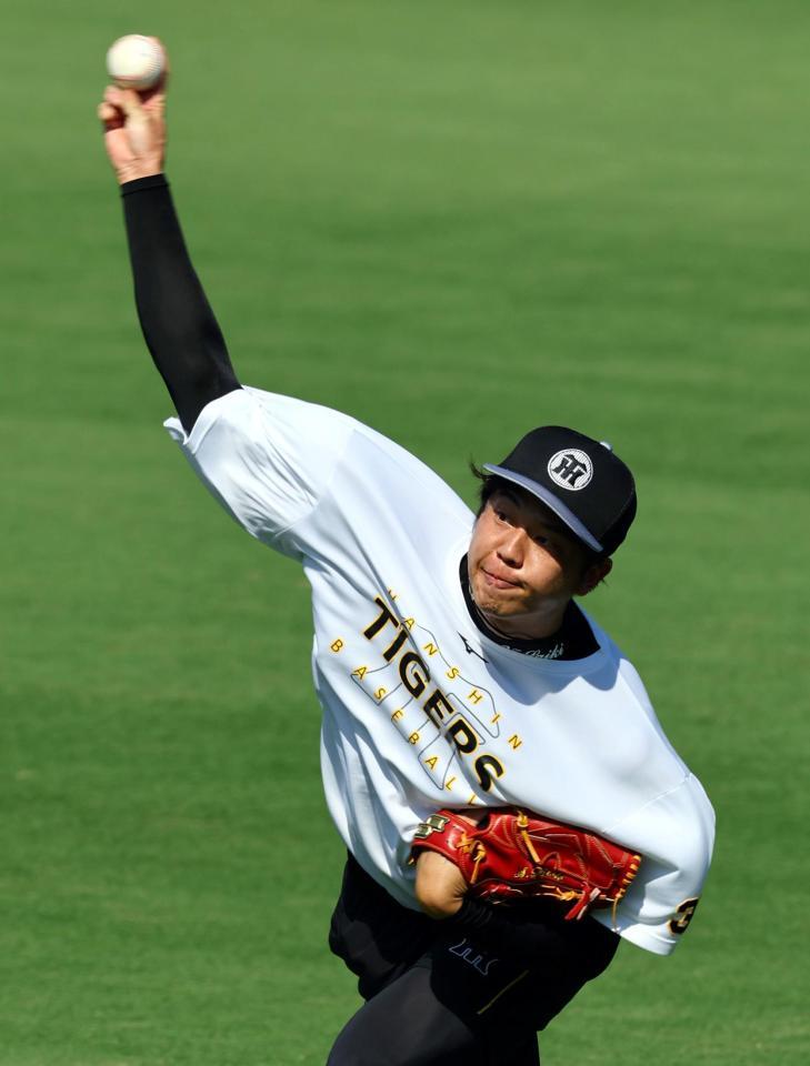 　キャッチボールする才木（撮影・山口登）