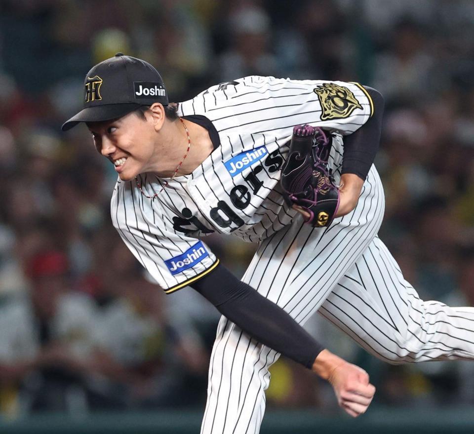 　５回途中から登板する湯浅（撮影・北村雅宏）