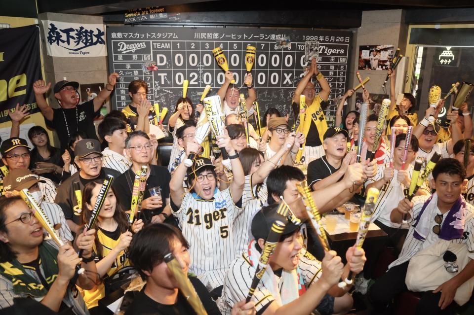 　ＴＩＧＥＲ　ＳＴＡＤＩＵＭで盛り上がる阪神ファン（撮影・石井剣太郎）
