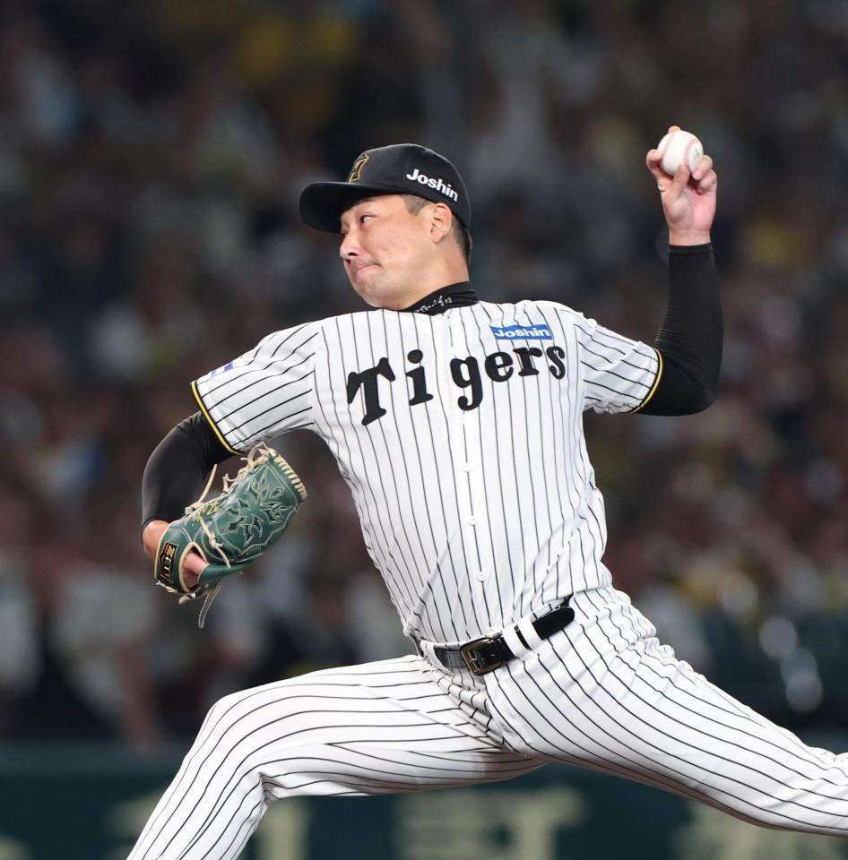 　９回から登板する岩崎（撮影・北村雅宏）