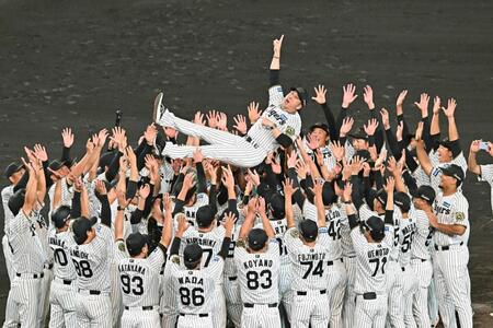 阪神・藤川監督「いやー、選手たちが強いわ！」　ＮＰＢ史上最速Ｖ！実力主義にデータと肌感覚併用、虎新人監督初の偉業