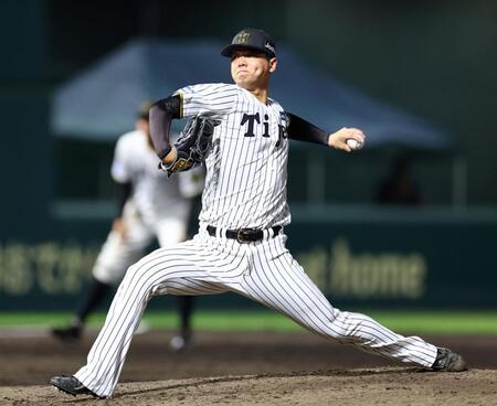 　５回途中、２番手で登板し力投する川原（撮影・山口登）