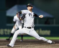 　５回途中、２番手で登板し力投する川原（撮影・山口登）