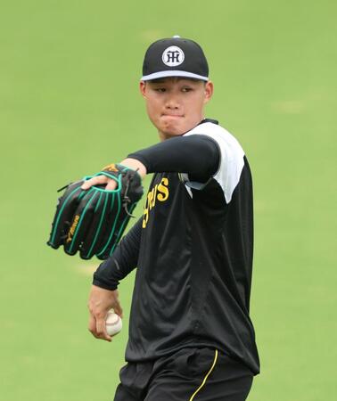 　ボールを投じる森下（撮影・北村雅宏）