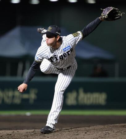 　１０回表に登板した工藤（撮影・坂部計介）