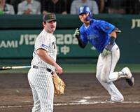 　７回、蝦名に２点適時打を打たれるハートウィグ（撮影・立川洋一郎）