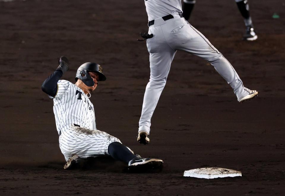 　内野の中心となって堅守を構築した中野