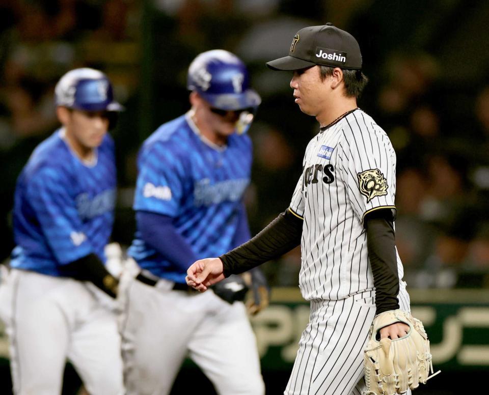 　２回、先制を許す村上（撮影・田中太一）