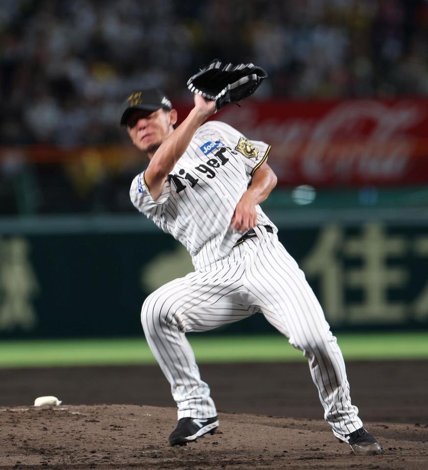 　２回、佐野の打球を好捕する伊藤将（撮影・北村雅宏）