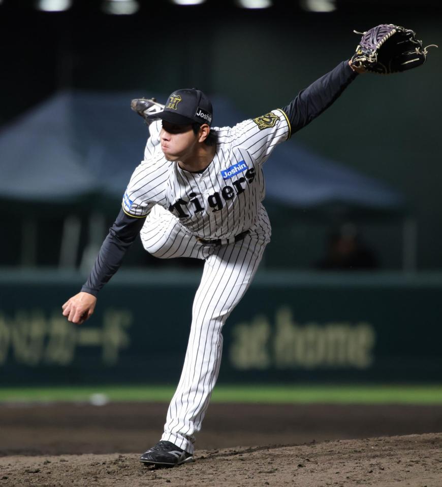 　１０回表に登板した工藤（撮影・坂部計介）