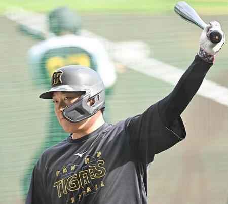 　打撃練習する大山（撮影・西田忠信）