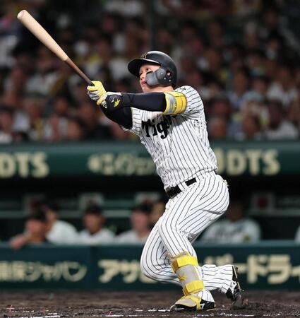 　４回、２ランを放つ森下（撮影・田中太一）