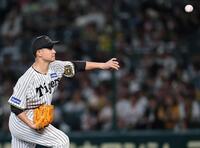 　３回、スローボールを投じる大竹（撮影・田中太一）