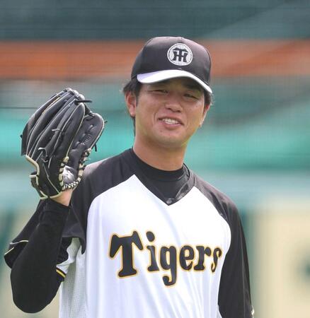 　キャッチボールを行う高橋（撮影・北村雅宏）