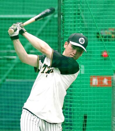 　打撃練習する高寺