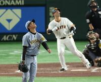 　３回、岸田に２ランを浴びる高橋（撮影・金田祐二）