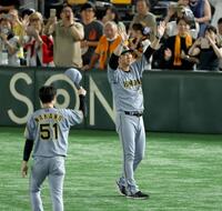 　東京ドーム最終戦であいさつする藤川監督（撮影・金田祐二）