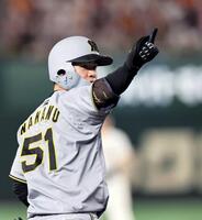 　５回、走者一掃の三塁打を放った中野（撮影・田中太一）