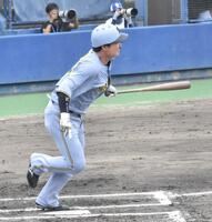 　６回に適時打を放った渡辺