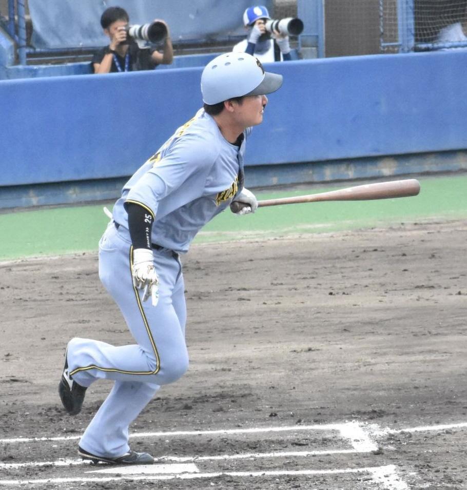 　６回に適時打を放った渡辺