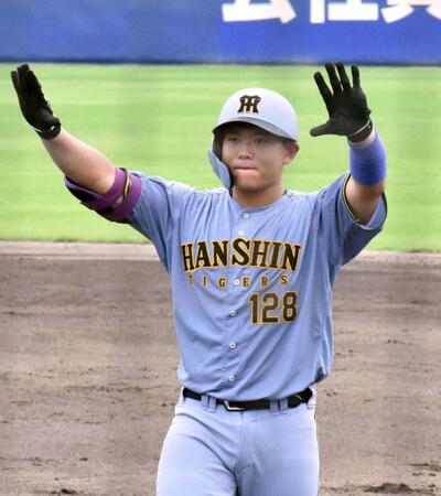 　７回、適時打を放った嶋村