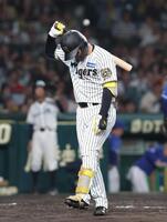 　３回、見逃し三振に倒れてガックリする森下（撮影・北村雅宏）