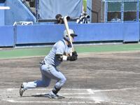 　６回に右前打を放った前川