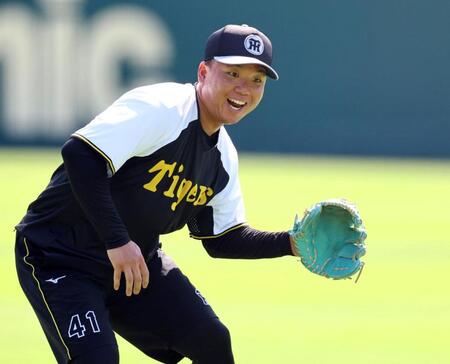 　キャッチボールする村上（撮影・山口登）