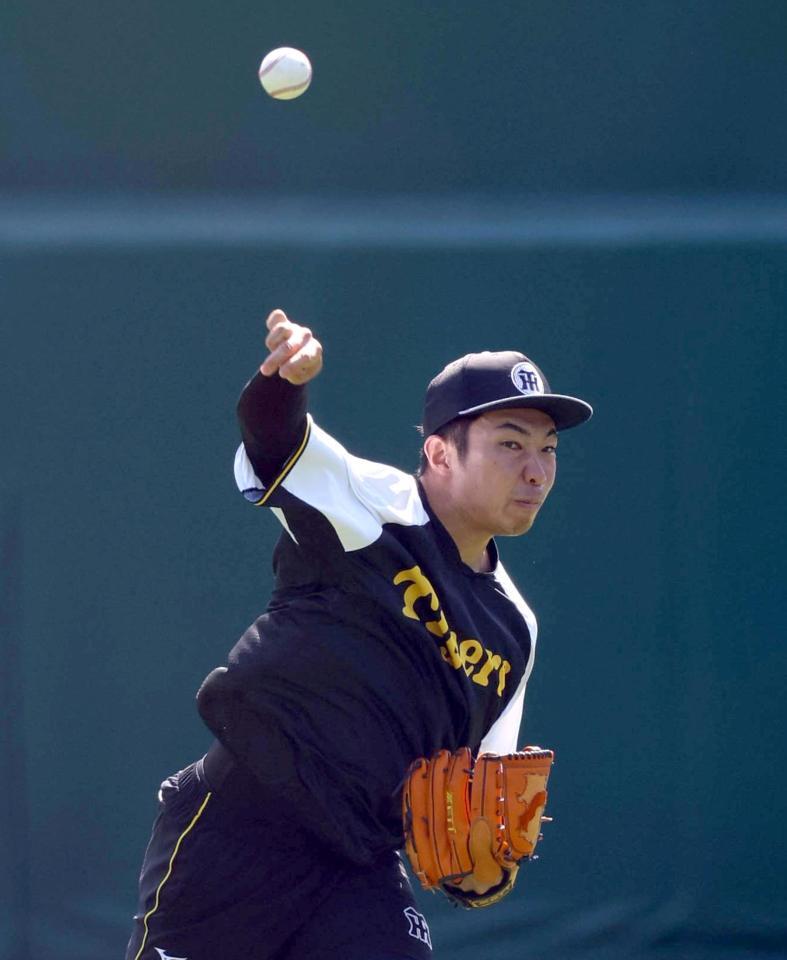 　キャッチボールする石井（撮影・山口登）