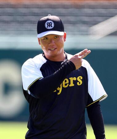 　キャッチボールする村上（撮影・山口登）