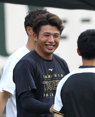 　練習中に笑顔を見せる椎葉（撮影・北村雅宏）