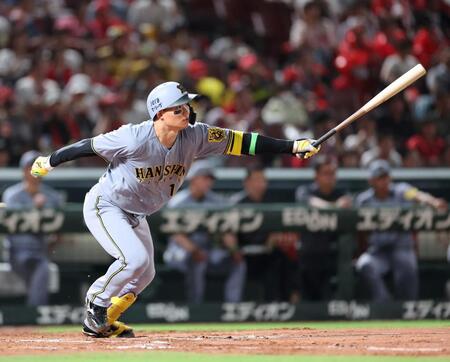 　３回、中前タイムリーを放つ森下（撮影・市尻達拡）