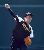 　キャッチボールする石井（撮影・山口登）