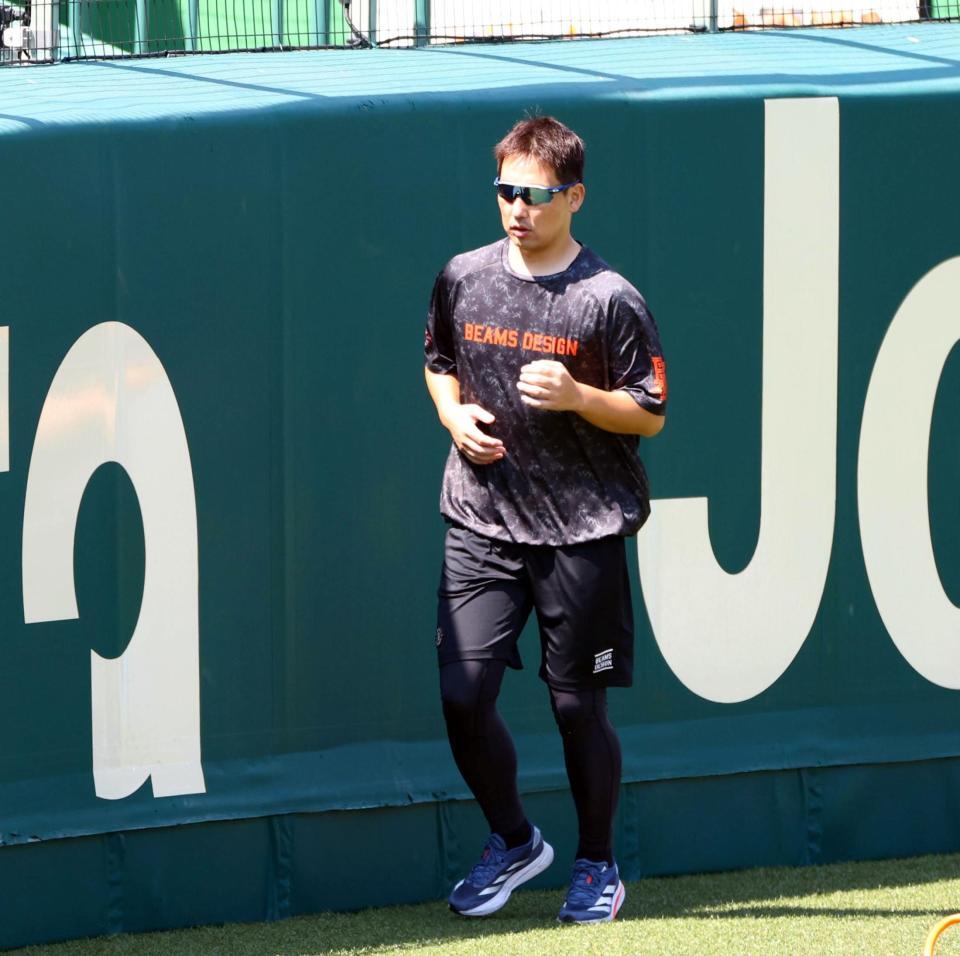 　ランニングする岩崎（撮影・山口登）